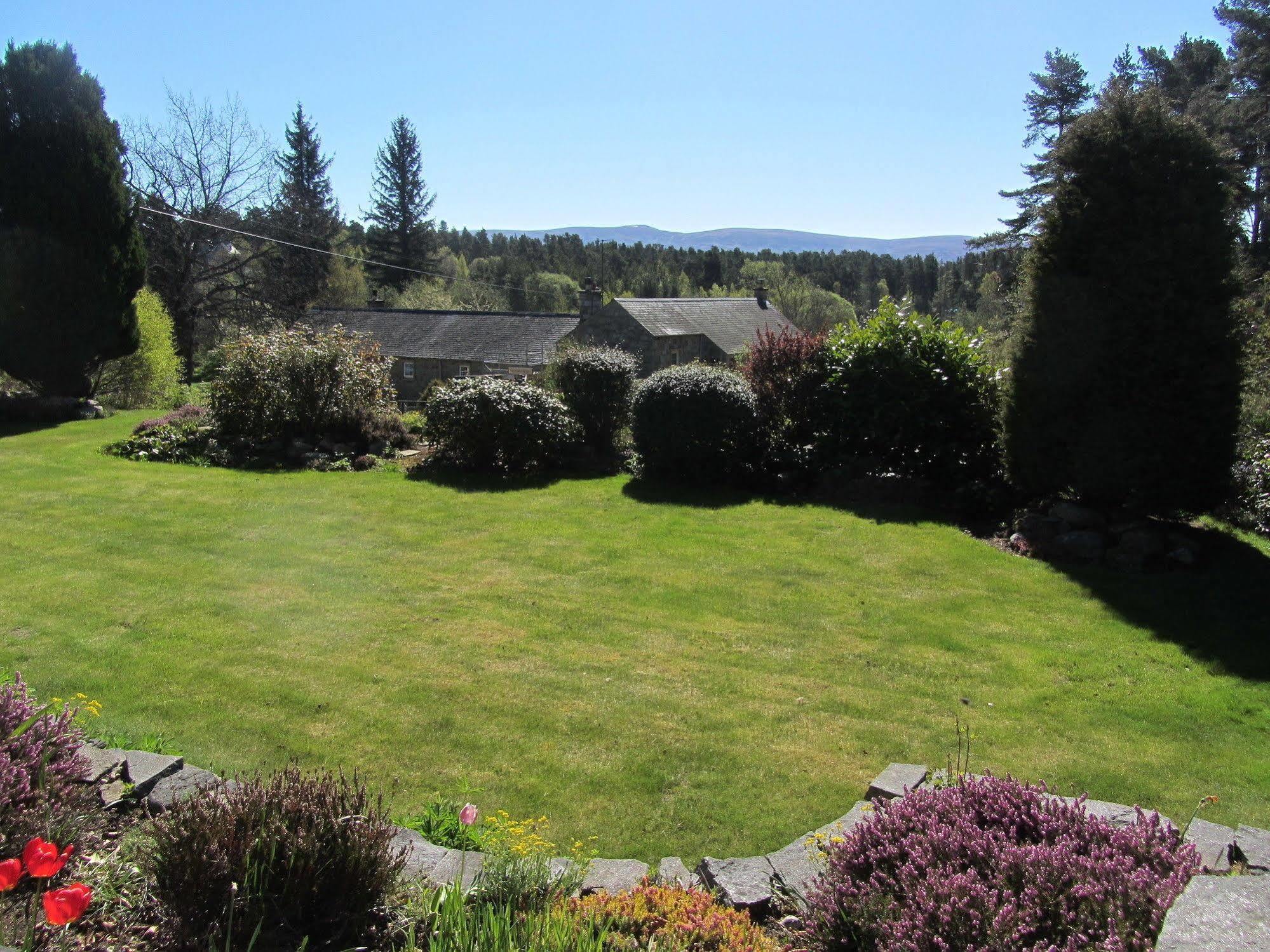 Rossmor Bed & Breakfast Grantown-on-Spey Zewnętrze zdjęcie